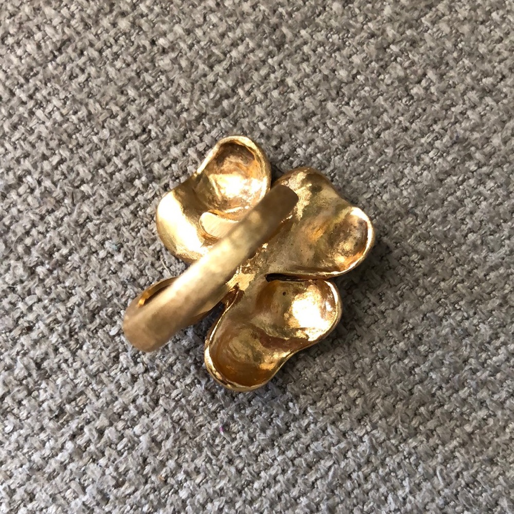 Gold flower ring - Picture 4 of 5